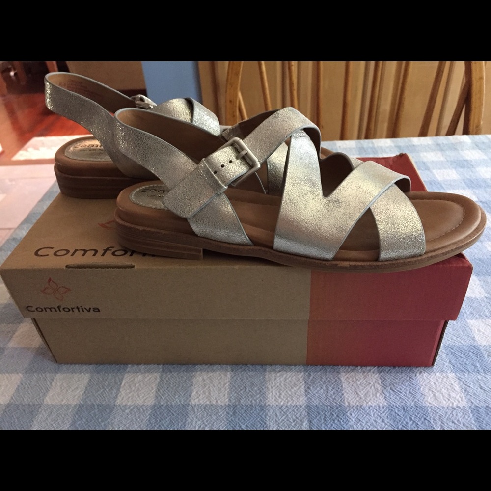 Comfortiva Devera Sandals - Picture 3 of 7